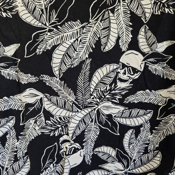 Old Navy Boys Black Tropical Skull Print Shirt Short Sleeve XL (14-16) - Picture 5 of 9